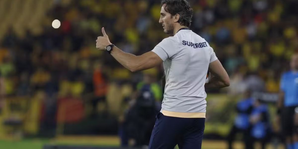 Luis Zubeldía, técnico do São Paulo, contra o Barcelona de Guayaquil — Foto: Rubens Chiri/saopaulofc.net