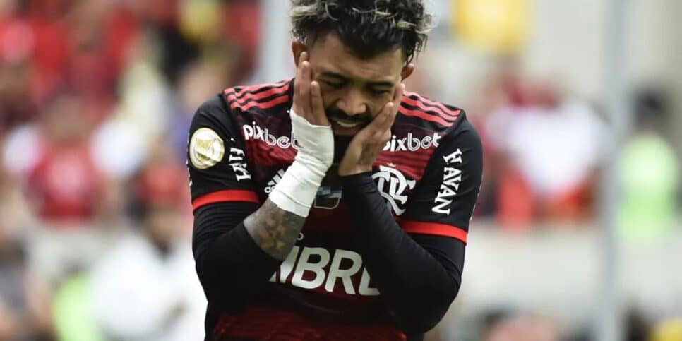 Gabigol lamenta chance perdida em Flamengo x Ceará — Foto: André Durão / ge