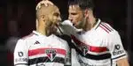 Lucas e Calleri, do São Paulo, contra o Corinthians — Foto: Nilton Fukuda / saopaulofc.net