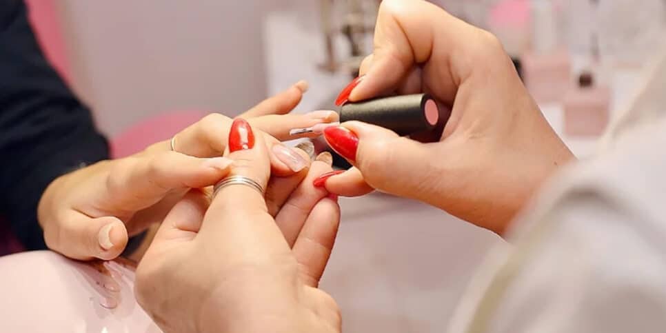 Manicure (Foto: Reprodução - Canva)