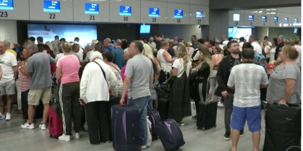 Passageiros em aeroporto (Foto: Reprodução / Globo)