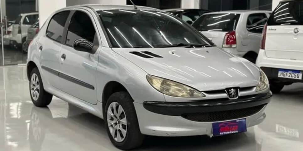 Peugeot 206 1.4 (2010) (Foto: Reprodução - Carrosnaweb)