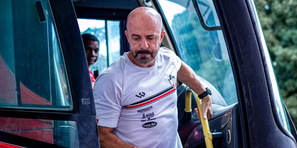 Técnico André Gaspar  (Foto: Reprodução - GE)