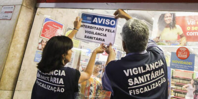 Imagem do post Infestação de baratas e nojeira: A interdição às pressas da Vigilância Sanitária contra restaurante popular