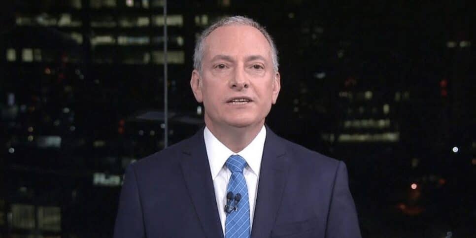 Roberto Burnier comanda todas as noites o SP2 (Reprodução: Globo)