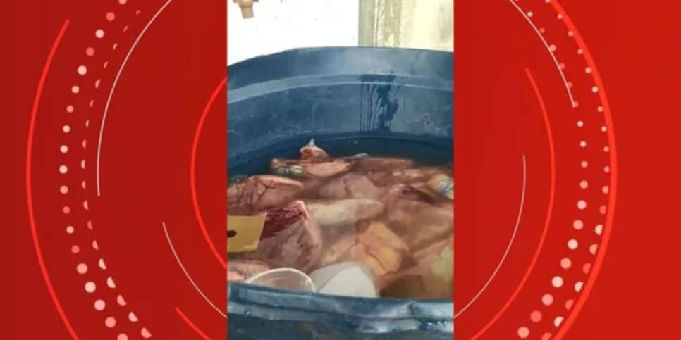 Açougue de supermercado do ES é interditado pela Anvisa (Foto: Reprodução/TV Gazeta)