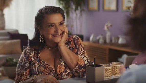 Leda em cena da novela Família é Tudo (Foto: Reprodução / Globo) 