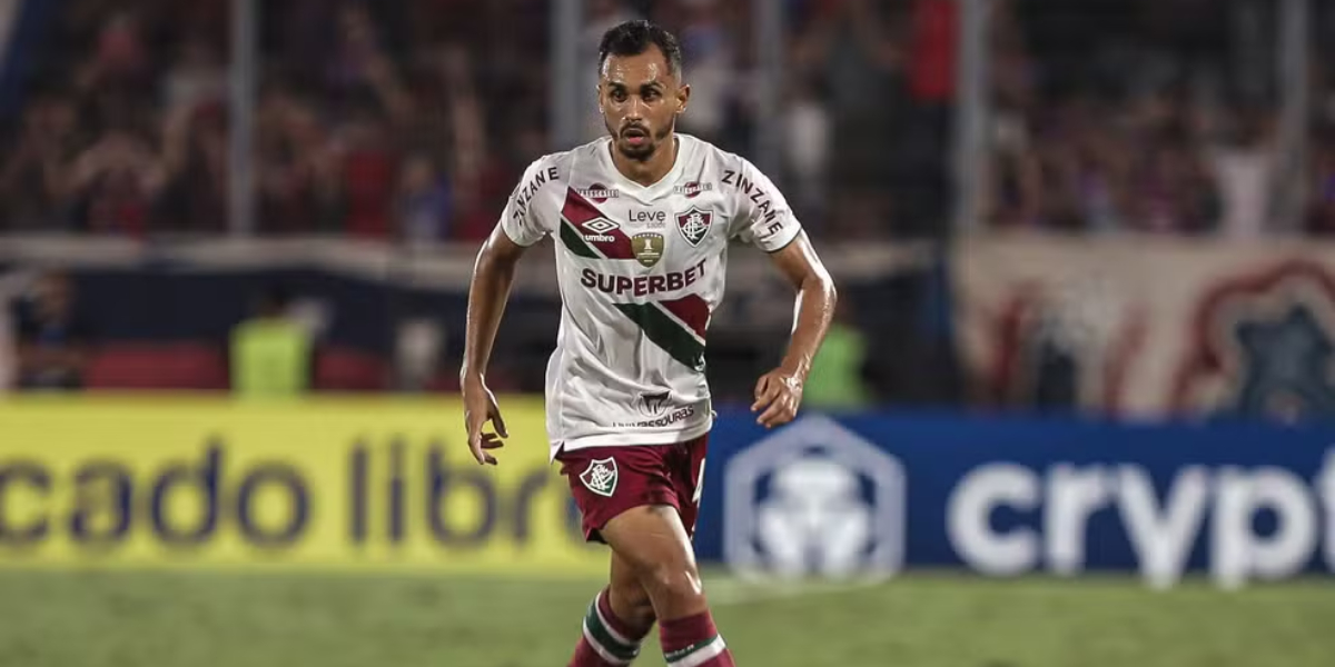 Lima em ação pelo Fluminense (Foto: Lucas Merçon/FFC)