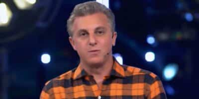 Luciano Huck apresenta o Domingão (Foto: Reprodução / TV Globo)