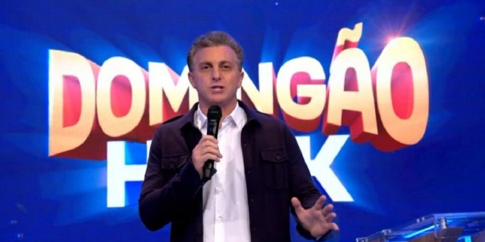 Luciano Huck hoje comanda o Domingão (Foto: Reprodução/ TV Globo)