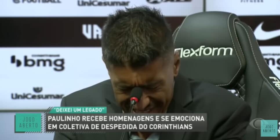 Paulinho chorou em despedida do Corinthians (Foto: Jogo Aberto)