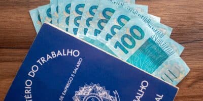 Salário mínimo nacional está no valor de R$1.412 (Reprodução: Internet)