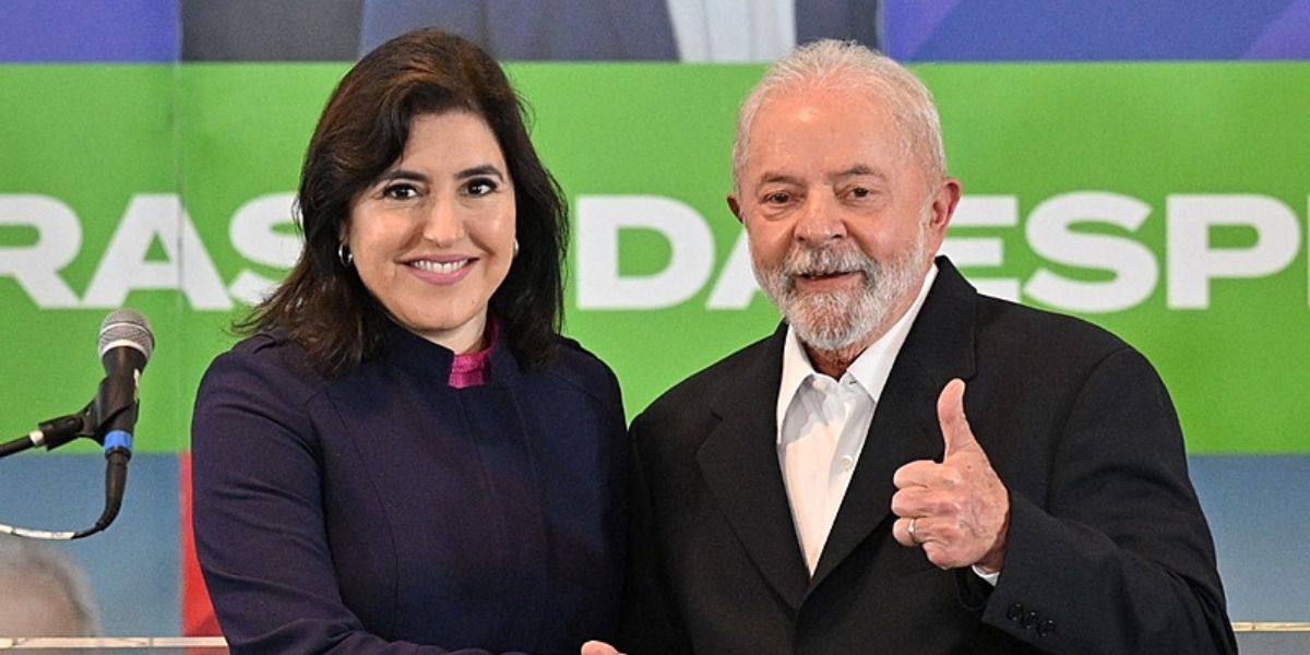 Simone Tebet e Lula discutiram sobre o pente-fino no programa (Reprodução: Nelson Almeida/AFP)