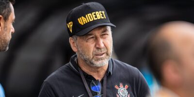 Imagem do post FECHOU HOJE (08): Augusto volta atrás e contrata técnico gringo absurdo pra ressuscitar o Corinthians