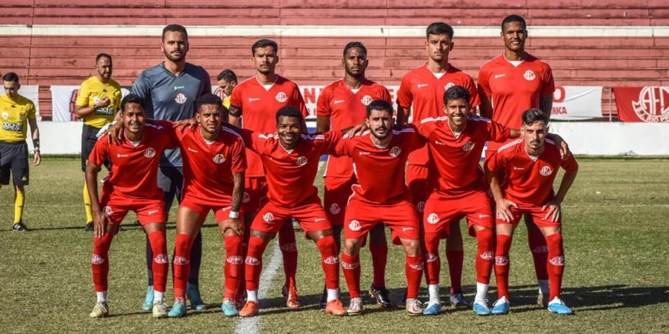 Elenco América-SP  (Foto: Reprodução - Globo Esporte) 