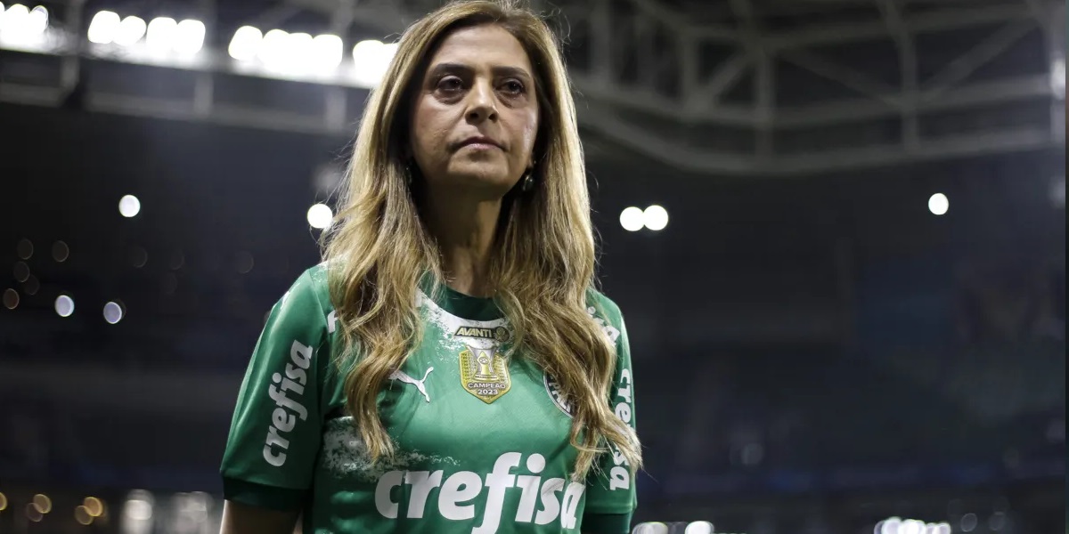 Leila Pereira com a camisa do Palmeiras com a Crefisa estampada (Foto: Reprodução/Internet)