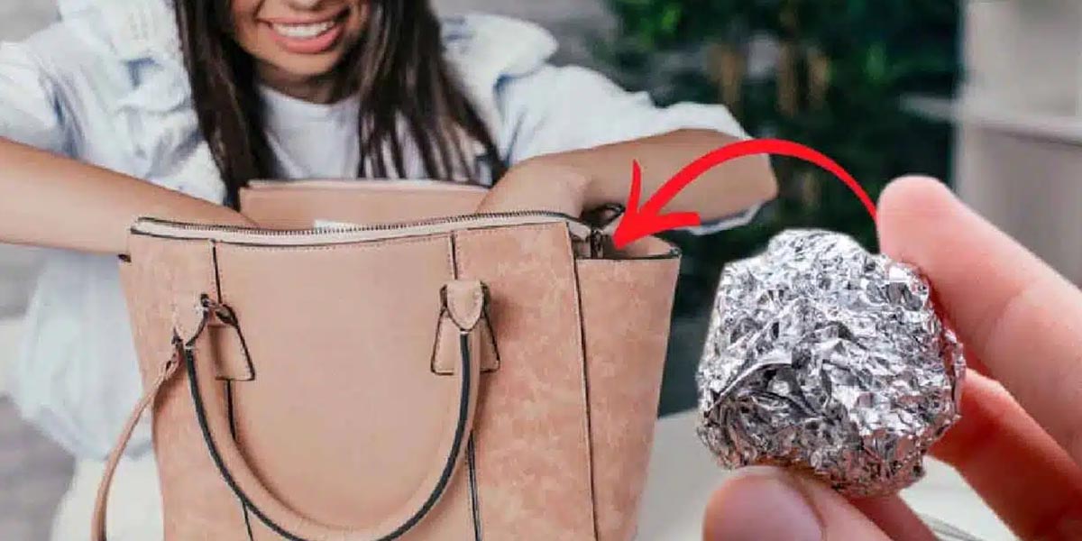 Levar uma uma bolinha de papel alumínio na bolsa é nova tendencia entre as mulheres (Foto- Informe Brasil)