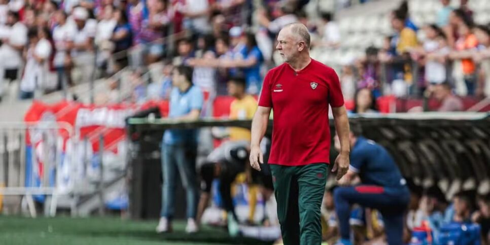 O técnico de futebol do Fluminense (Reprodução: LUCAS MERÇON/FLUMINENSE FC)