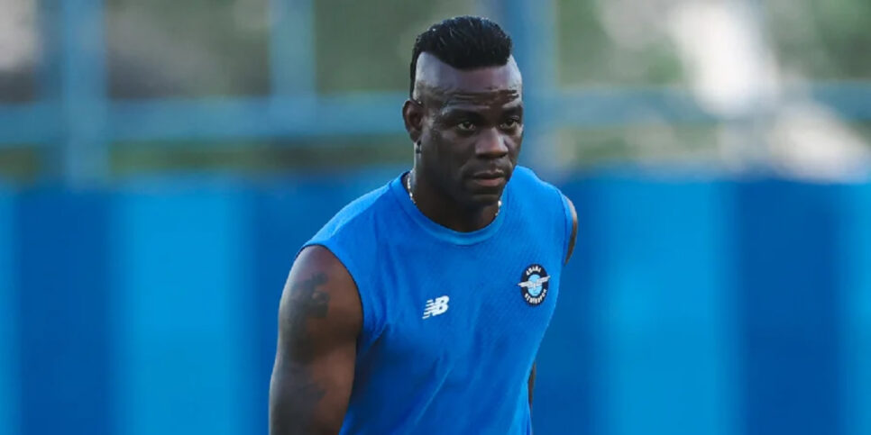 Balotelli foi oferecido ao Corinthians (Yukatel Adana Demirspor/Divulgação)