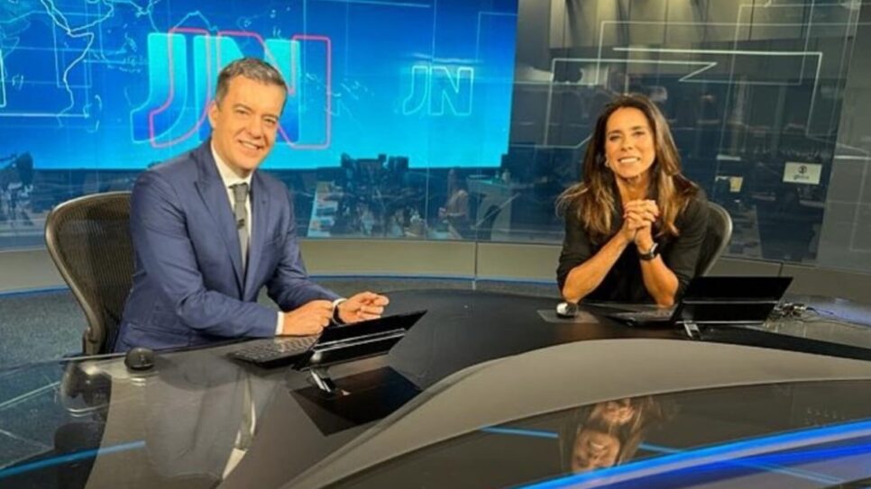 Ocasião em que Kovalick dividiu bancada com a colega, Mônica Teixeira, no Jornal Nacional (Foto: Reprodução/ Instagram/ JN)