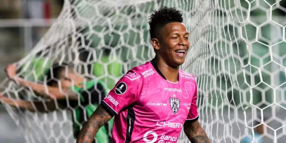 Billy Arce está bem próximo do Santos (Reprodução: Fernando Moreno/AGIF)