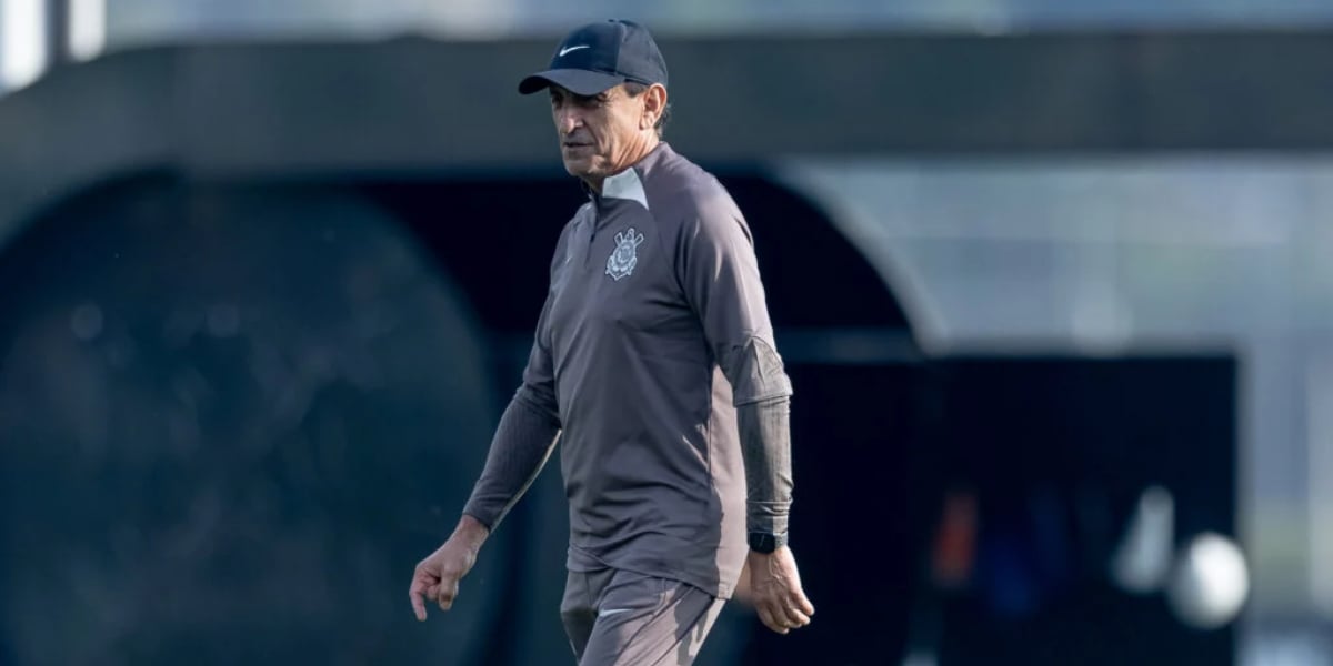 Ramón Diaz em primeiro treino pelo Corinthians (Foto: Rodrigo Coca/Corinthians)