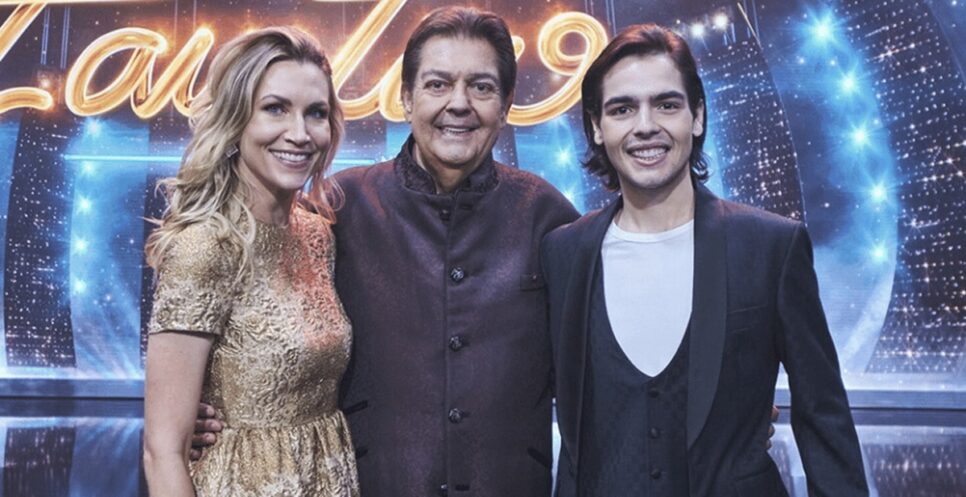 O apresentador ao lado de Anne Lottermann e João Guilherme Silva, que ficaram no ar até o fim da atração (Foto: Reprodução/ Divulgação/ Band, Instagram)