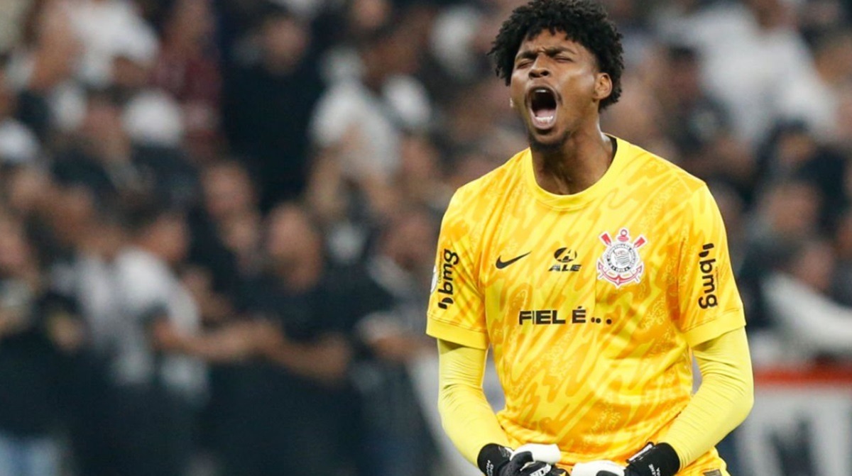 O goleiro Hugo Souza (Foto: Miguel Schincariol/Getty Images)