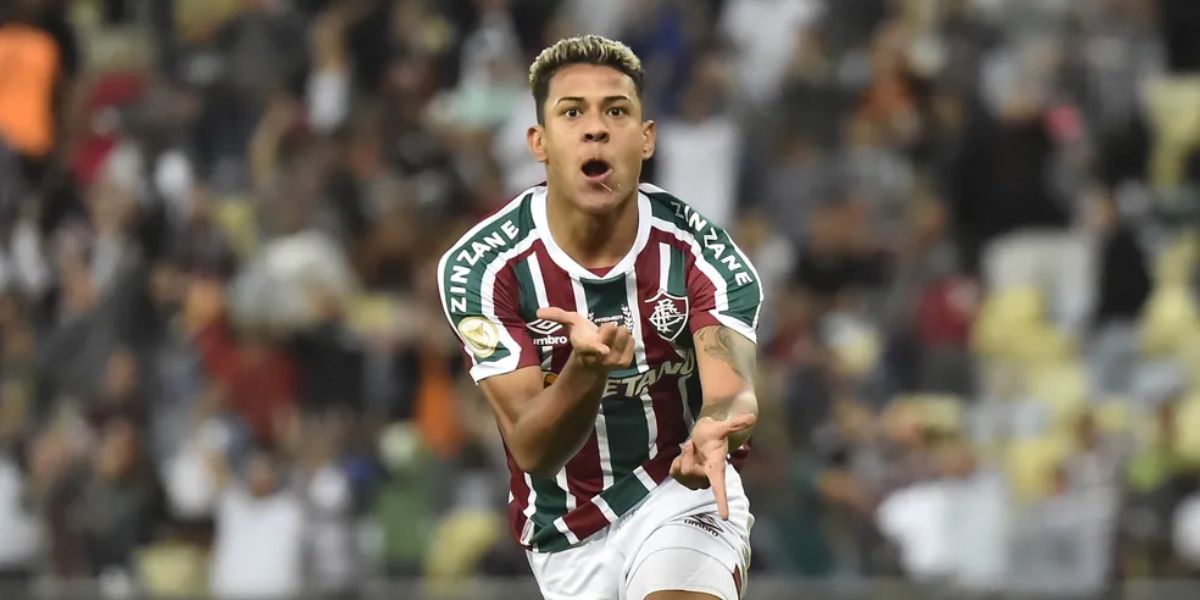 Matheus Martins subiu ao profissional no Fluminense (Reprodução: André Durão)