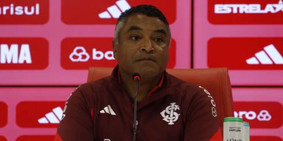 Roger Machado é técnico de Futebol do Internacional (Reprodução: João Victor Teixeira/ge)