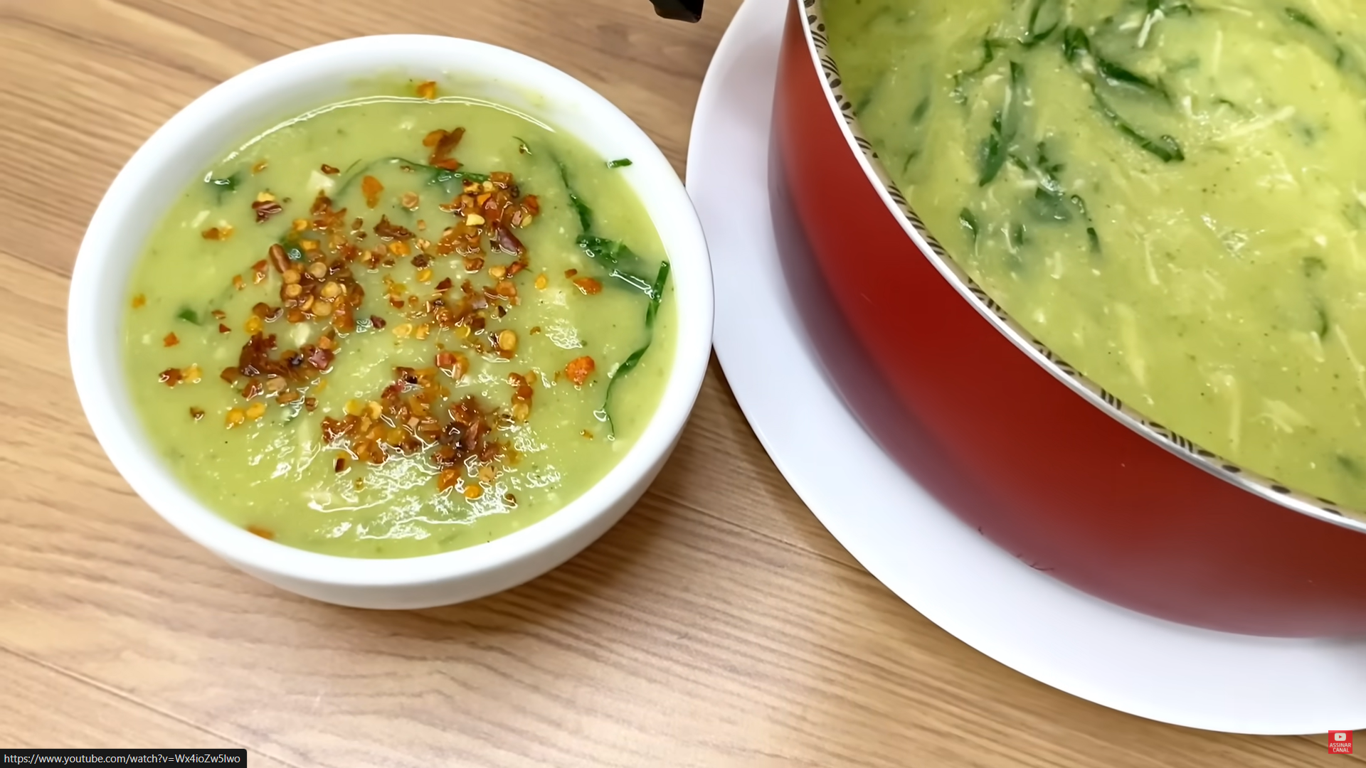 Caldo verde para abaixar a diabetes e emagrecer (Foto: Reprodução/ YouTube - Receitas Low Carb para Diabéticos)