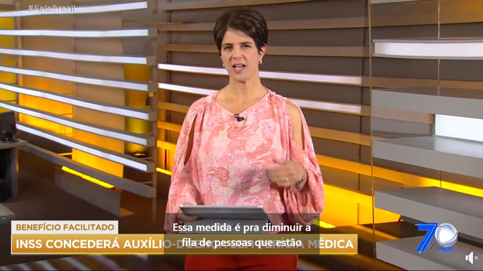 Mariana Godoy noticiando a respeito do Atestmed, do INSS, em meio ao Fala Brasil, jornal da manhãs da Record (Foto Reprodução/Record)