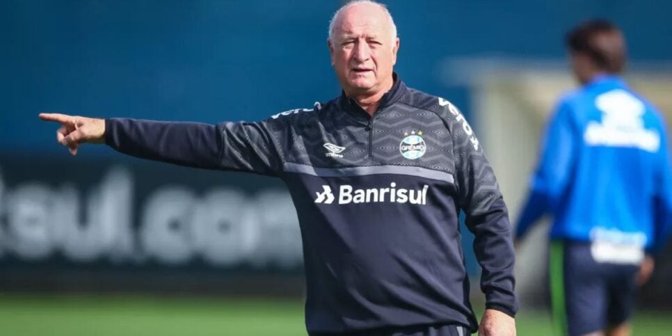 Felipão em treino do Grêmio — Foto: Lucas Uebel/Grêmio