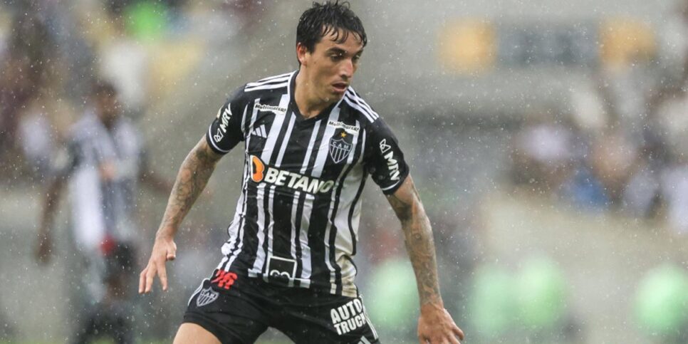 Jogador de futebol, Renzo Saravia é desfalque confirmado (Foto- IMAGO)