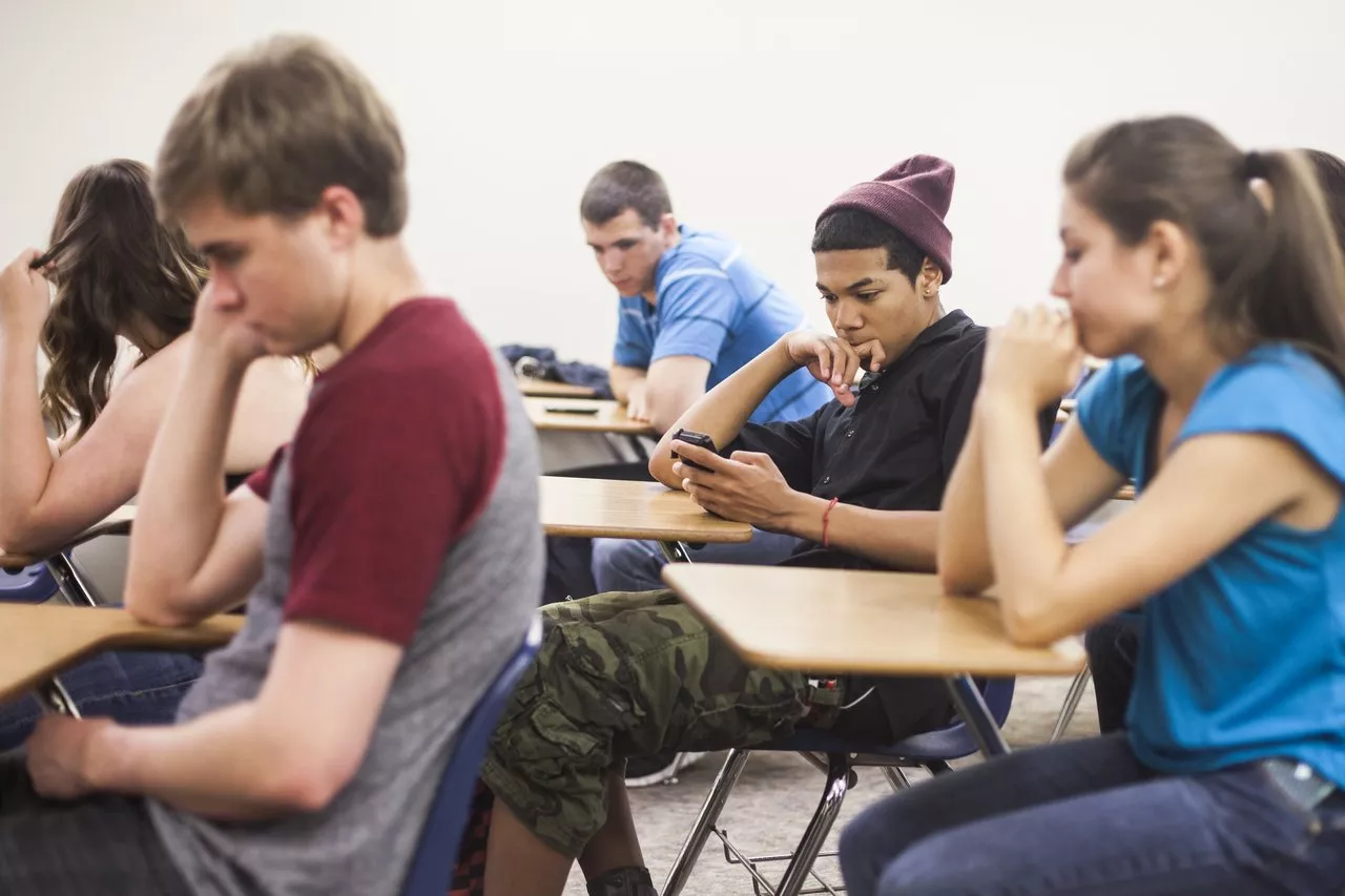 MEC quer proibir o uso do celular nas escolas (Foto: Getty Images)