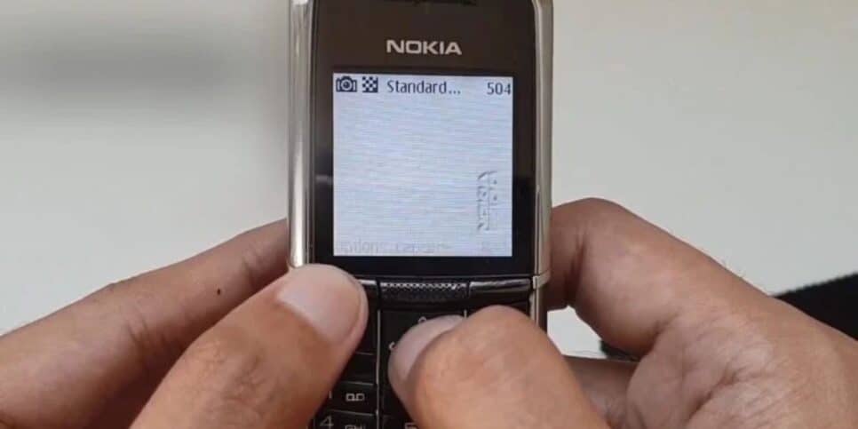 Nokia 8800 (Foto: Captura de tela/ YouTube/Canal Tiyo Paeng)