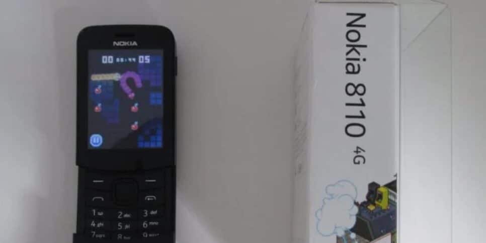 Nokia 8110 (Foto: Captura de tela/YouTube/Canal SJP)