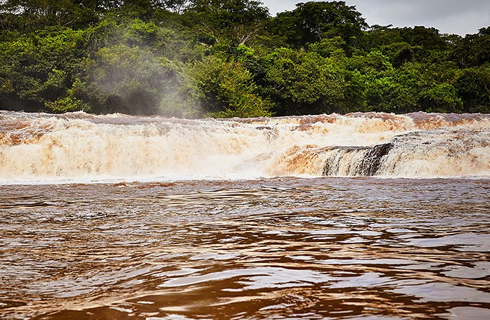 A Cachoeira dos Dourados, no Rio Sapucaí Mirim, fica a 15 km do centro de Nuporanga (Foto: Reprodução / Turismo SP)