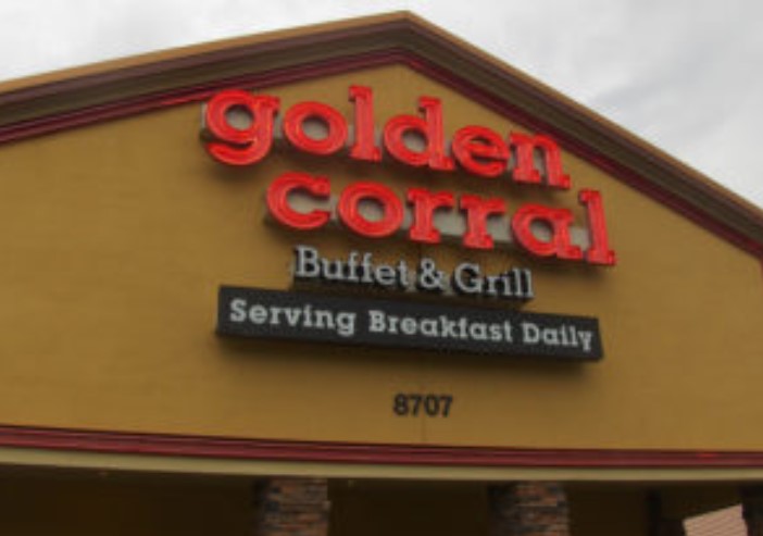 Golden Corral, um dos restaurantes barrados pela Vigilância Sanitária (Foto: Reprodução / Gazeta News)