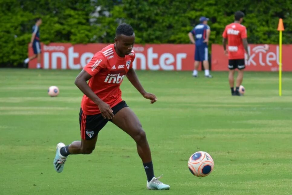 Helinho vai render milhões ao Tricolor (Foto: Divulgação/São Paulo)