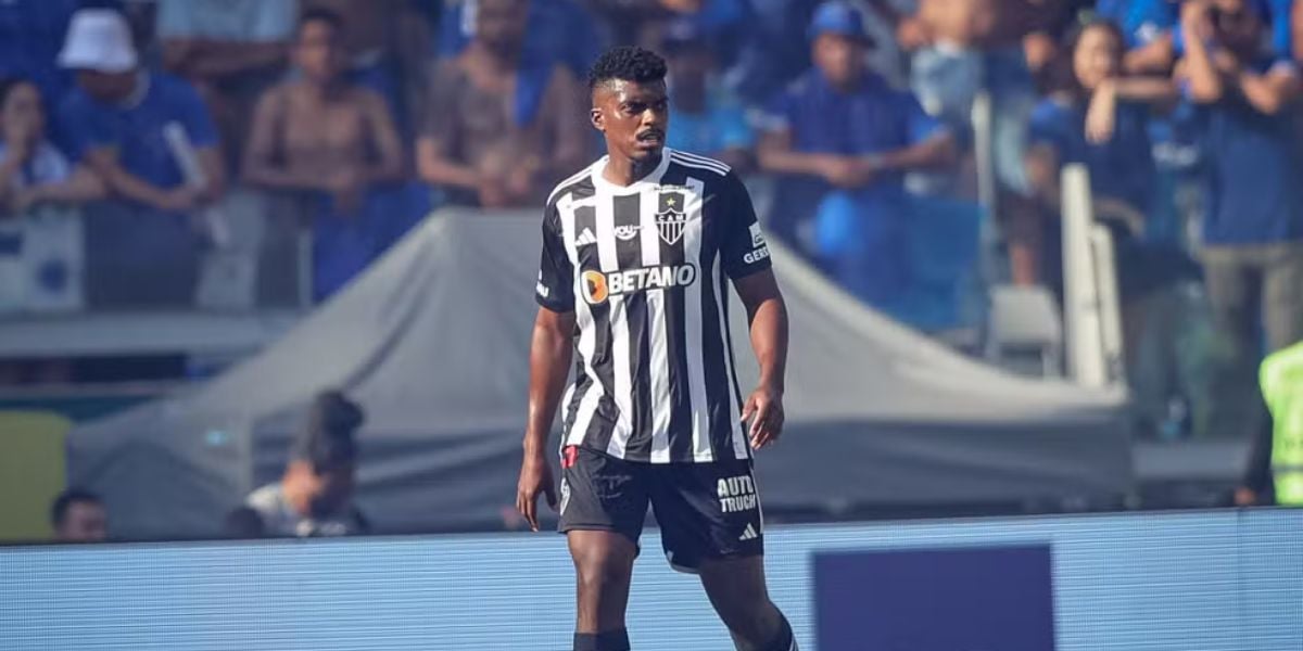 Ele tomou os outros cartões ainda no Atlético-MG (Reprodução: Pedro Souza)