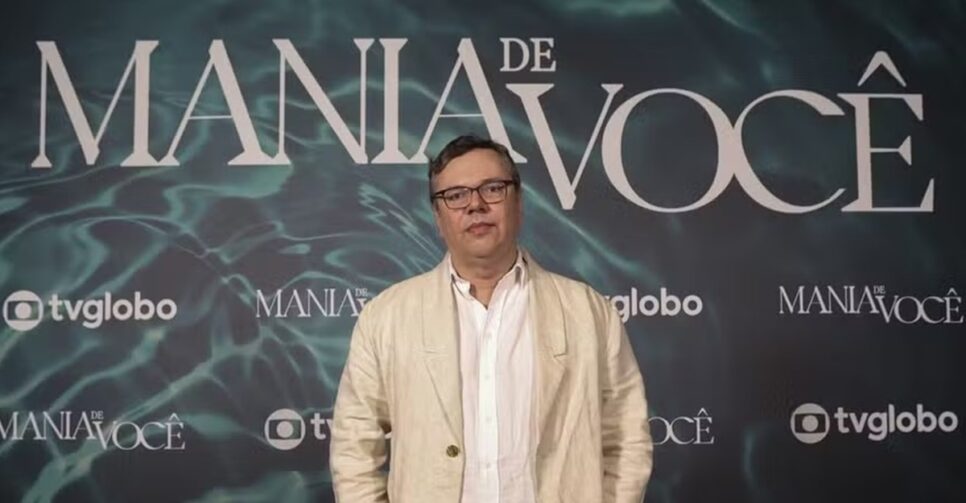 Autor de Mania de Você, João Emanuel Carneiro, em lançamento da novela (Foto: Reprodução/ Divulgação/ TV Globo)