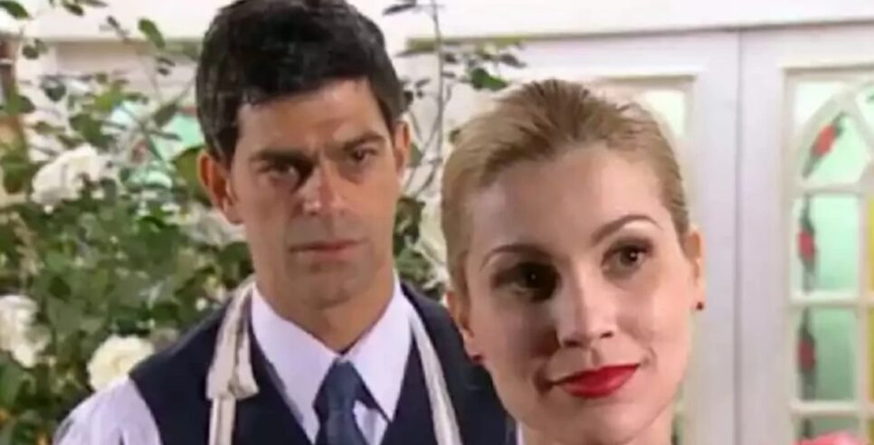 Alma Gêmea no Vale a Pena ver de Novo: Rafael garante a Cristina que não venderá roseiral (Foto: Reprodução/ Globo)