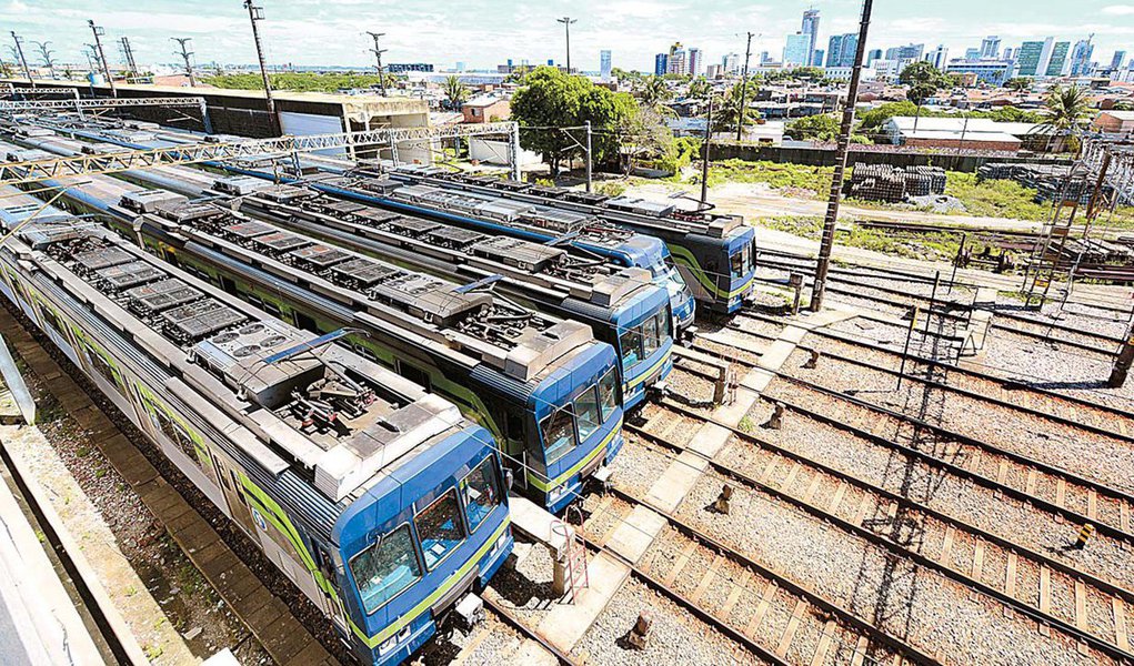 Metrô de Recife foi fundado ainda no dia 11 de março de 1985 (Foto Reprodução/Folha Pe)