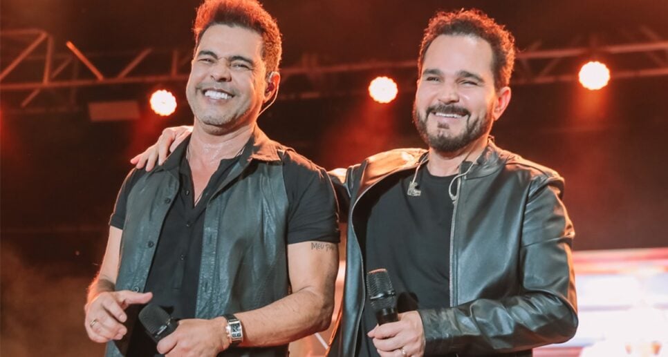 A dupla sertanejo Zezé Di Camargo e Luciano em show (Foto: Reprodução/ Divulgação)