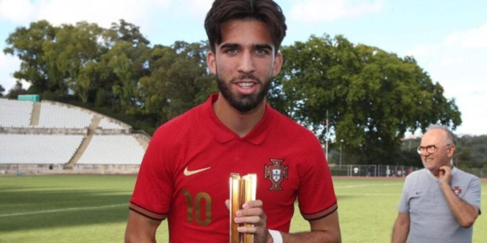 O famoso jogador de futebol agora faz parte do sub20 do Timão (Foto: Reprodução/Instagram)