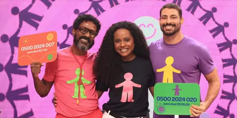 Luis Miranda, Duda Santos e Cauã Reymond no Mesão do Criança Esperança — Foto - Globo - Thais Magalhães