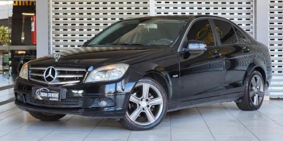 Mercedes-Benz C180 2011 (Reprodução/OLX)