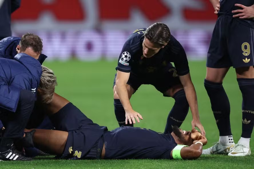 Bremer tem grave lesão (Foto: Ronny HARTMANN/AFP)