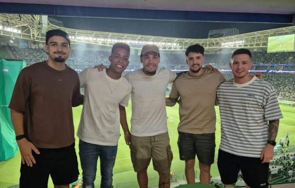 Craques vão conferir o jogo da sub20 (Foto: Divulgação/Palmeiras)